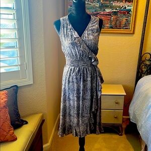 Elegant Gray Snake Print Wrap Dress